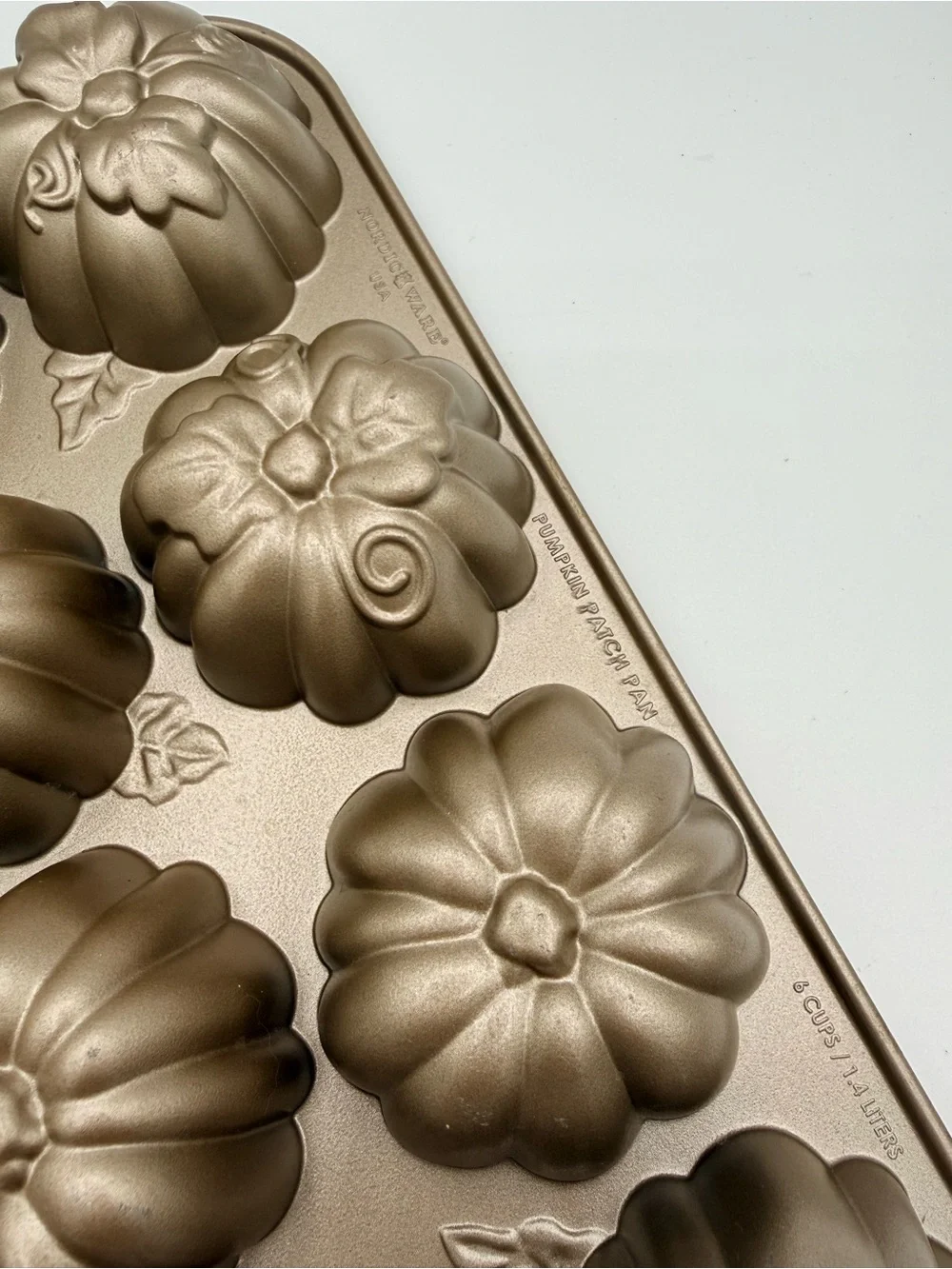 Nordic Ware Pumpkin Patch 12 Cup Cakelet Baking Pan
